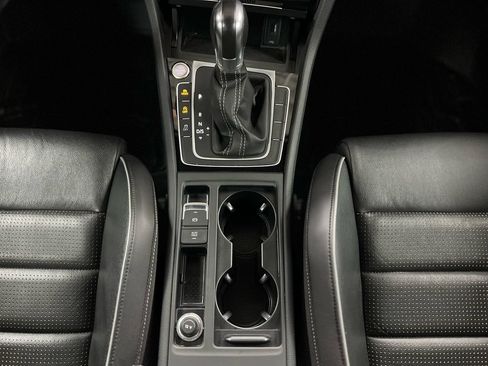 Used 2019 Volkswagen Golf R 4-Door AWD/4WD image 27