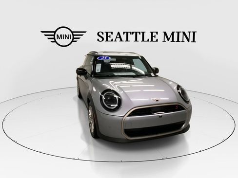 Certified 2025 MINI Cooper S image 3