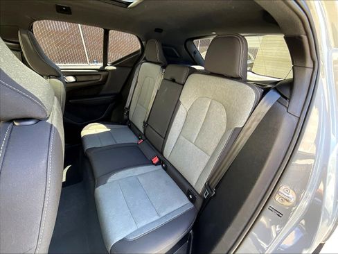 Used 2025 Volvo XC40 B5 Core AWD/4WD image 25