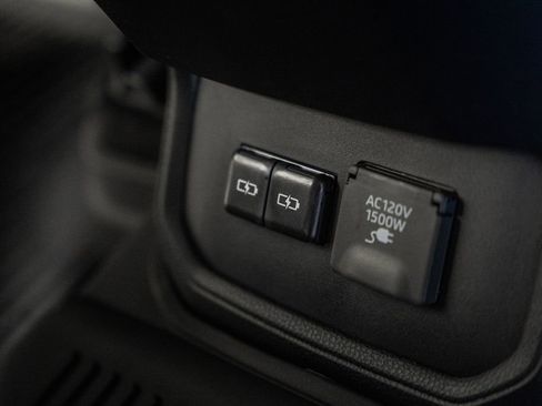 New 2026 Toyota Highlander Platinum image 37