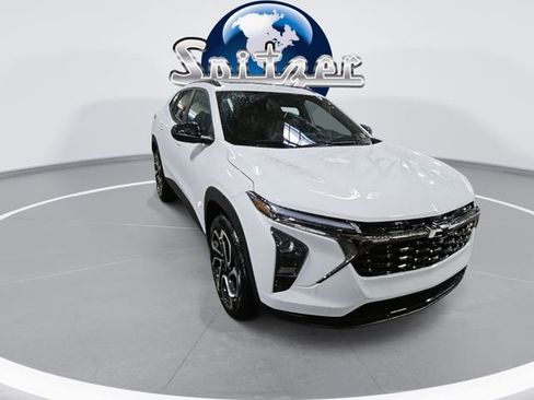 New 2026 Chevrolet Trax RS w/ Sunroof Package image 2