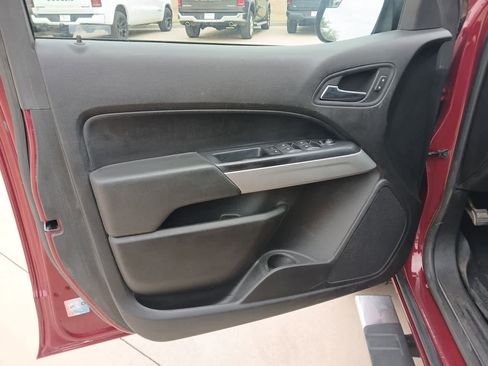 Used 2018 Chevrolet Colorado LT w/ LT Convenience Package AWD/4WD image 14