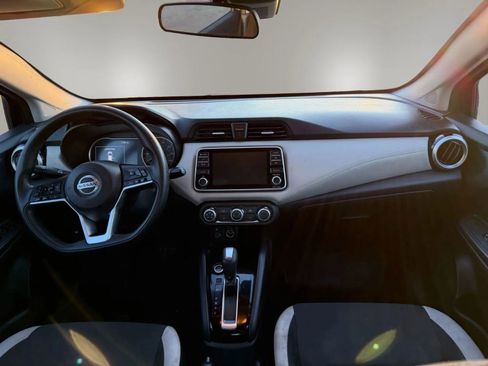 Used 2020 Nissan Versa SV image 11