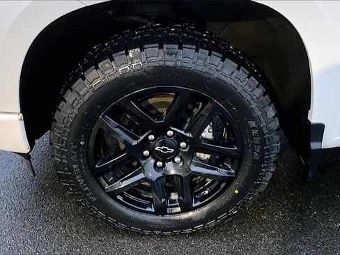 Used 2024 Chevrolet Silverado 1500 RST w/ Convenience Package II image 9