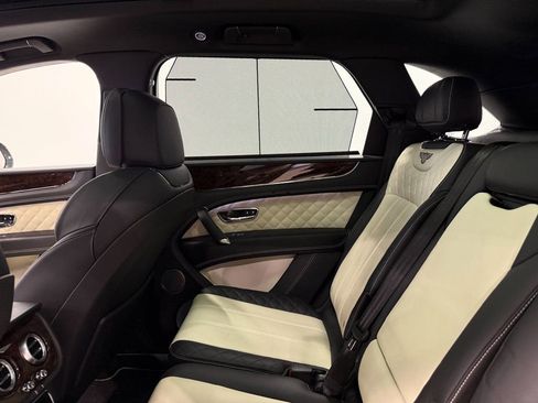 Used 2018 Bentley Bentayga Activity AWD/4WD image 30