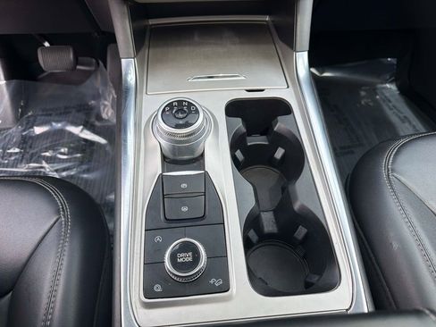 Used 2023 Ford Explorer XLT w/ Equipment Group 202A AWD/4WD image 27