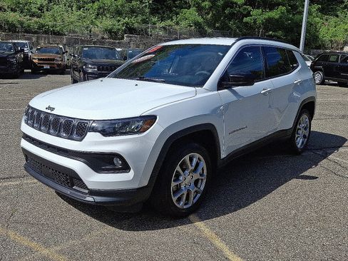 Certified 2023 Jeep Compass Latitude AWD/4WD image 3