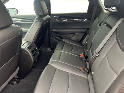 Used 2021 Cadillac XT5 Premium Luxury image 11