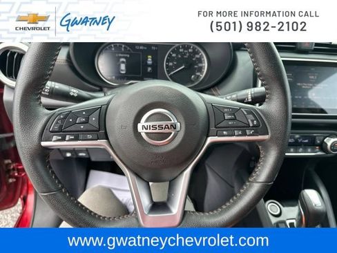 Used 2020 Nissan Versa SR w/ Convenience Package FWD image 16