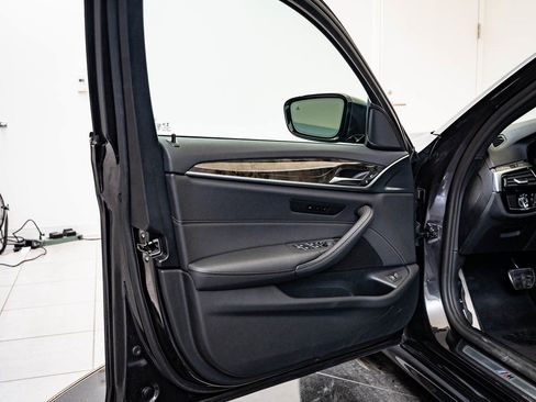 Used 2023 BMW 540i w/ M Sport Package image 25