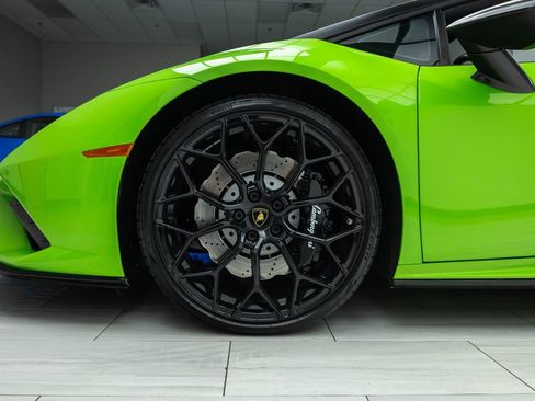 Used 2021 Lamborghini Huracan EVO RWD image 10
