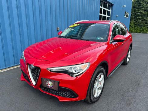 Used 2018 Alfa Romeo Stelvio AWD image 2