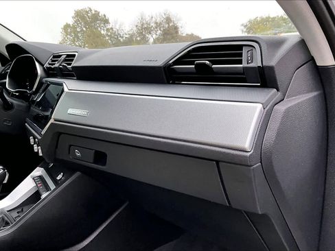 Used 2020 Audi Q3 2.0T Premium Plus w/ Premium Plus Package image 16