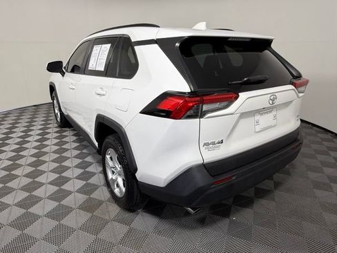 Used 2019 Toyota RAV4 XLE AWD/4WD image 4
