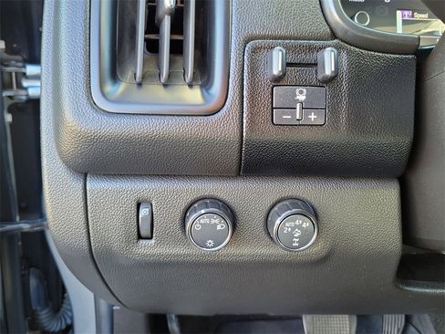 Used 2018 Chevrolet Colorado ZR2 image 14