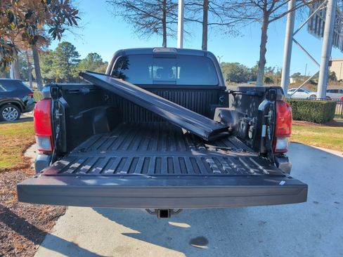 Certified 2019 Toyota Tacoma TRD Sport image 31