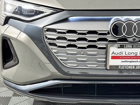Used 2024 Audi Q8 e-tron Premium AWD/4WD image 16