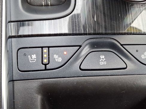 Used 2018 Chevrolet Impala Premier w/ Premier Confidence Package image 23