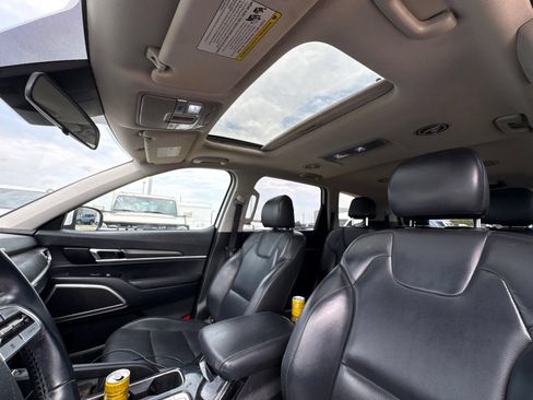 Used 2020 Kia Telluride S FWD image 19