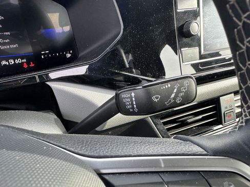 Used 2024 Volkswagen Taos S image 28