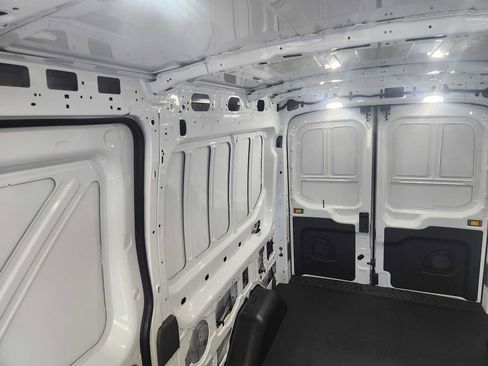 Used 2025 Ford Transit 250 148 Medium Roof Extended AWD image 32