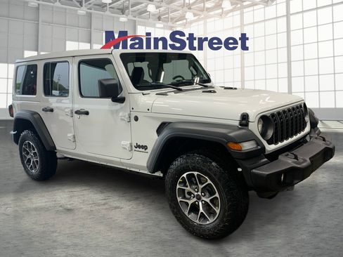 Used 2025 Jeep Wrangler Sport S image 7