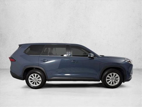 Used 2025 Toyota Grand Highlander AWD image 2