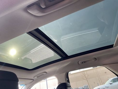 Used 2024 Genesis GV70 2.5T w/ Select Package image 18