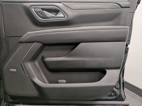 Used 2023 GMC Yukon SLT w/ SLT Luxury Package image 27