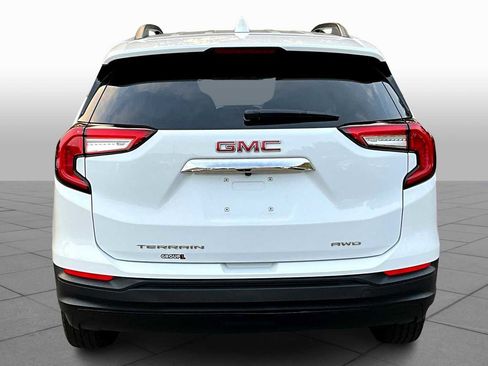 Used 2022 GMC Terrain SLE w/ Driver Convenience Package image 4