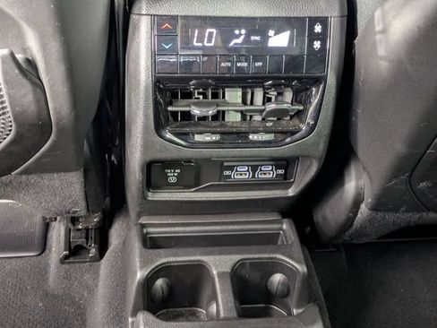 Used 2024 Jeep Grand Cherokee L Altitude RWD image 27