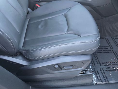 Used 2025 Audi Q7 3.0T Premium Plus image 33