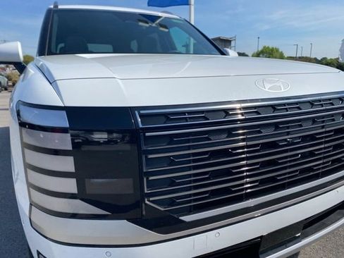 Used 2026 Hyundai Palisade Calligraphy image 8