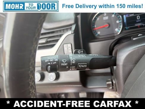 Used 2018 Chevrolet Suburban LT w/ LT Signature Package image 17