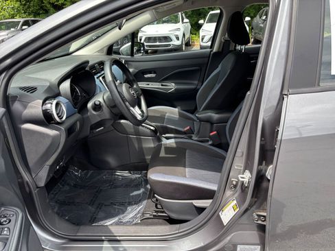 Used 2025 Nissan Versa SV FWD image 22