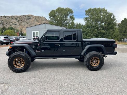 Used 2021 Jeep Gladiator Rubicon w/ LED Lighting Group AWD/4WD image 2