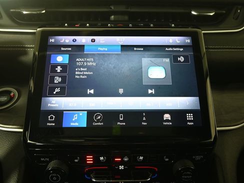 Used 2023 Jeep Grand Cherokee Limited w/ Luxury Tech Group II image 27