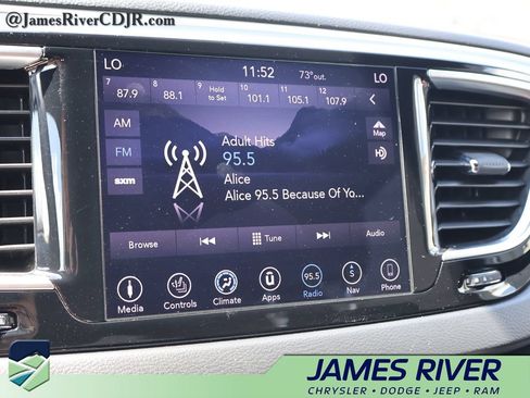 Used 2019 Chrysler Pacifica Touring Plus w/ Advanced Safetytec Group FWD image 33