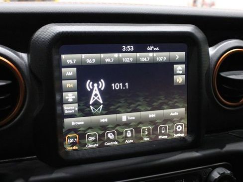 Used 2021 Jeep Gladiator Mojave AWD/4WD image 27
