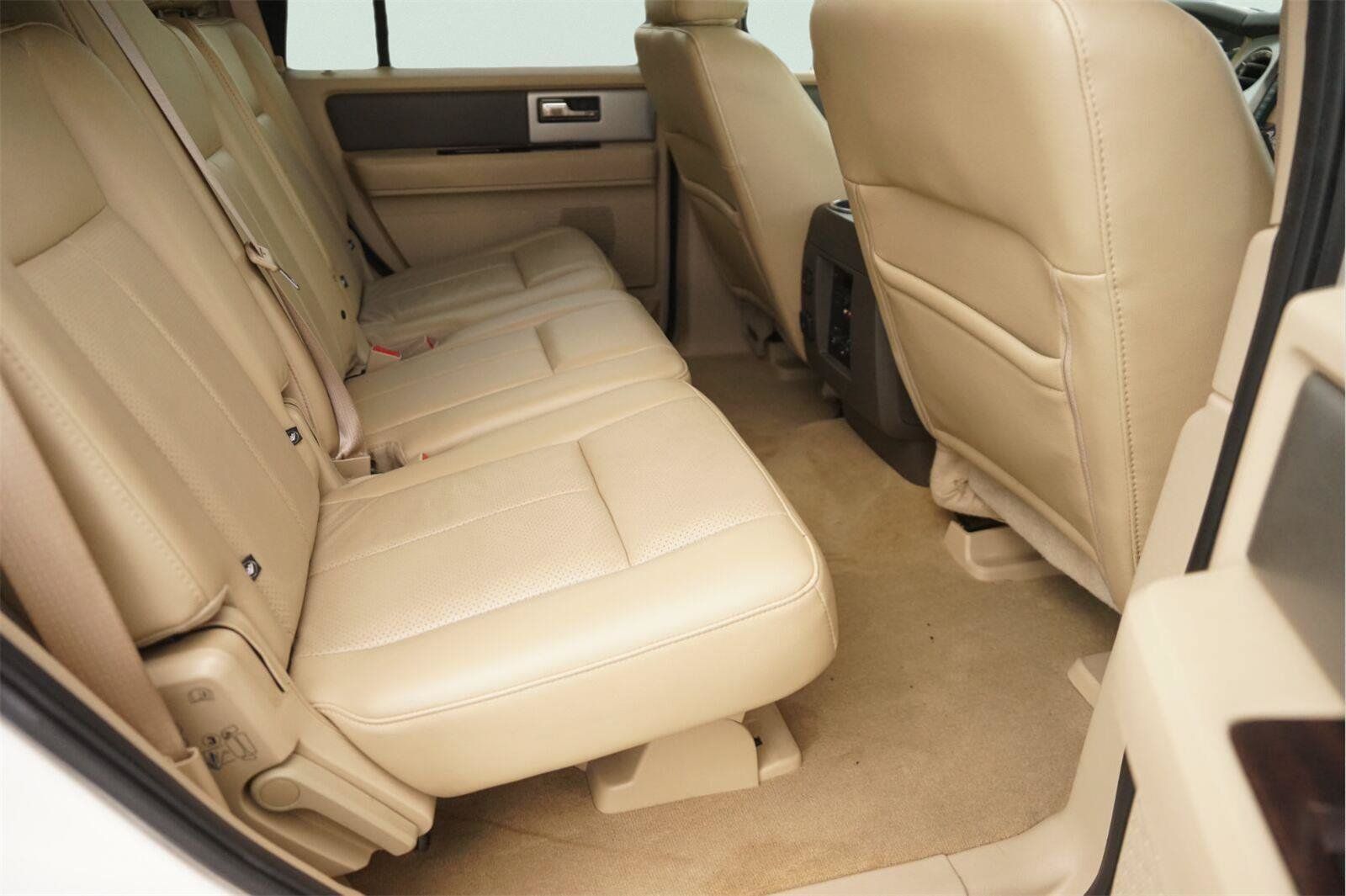 Used 2013 Ford Expedition XLT RWD image 16