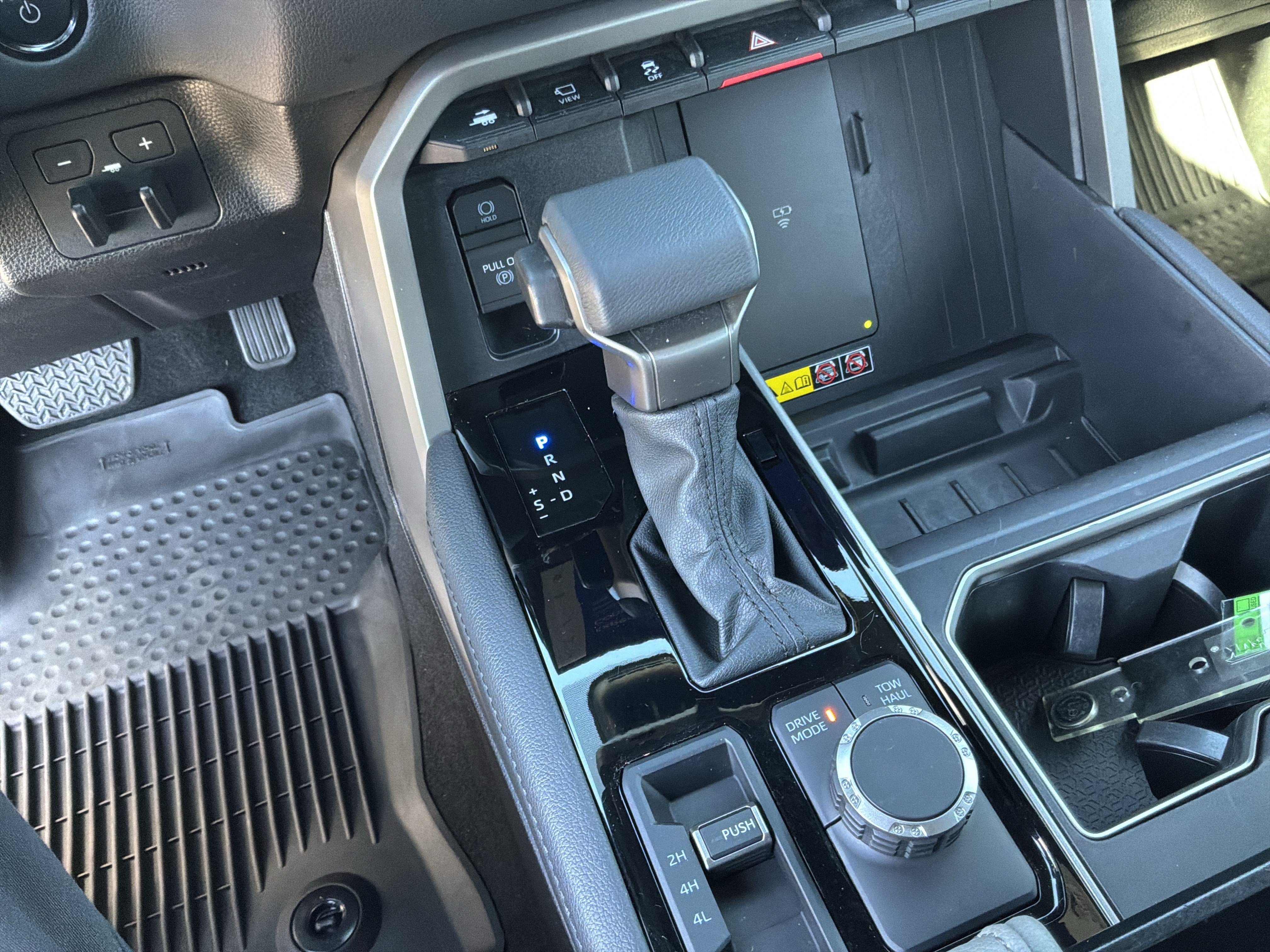 Used 2025 Toyota Tundra Limited AWD/4WD image 26