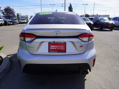 Used 2025 Toyota Corolla SE image 9