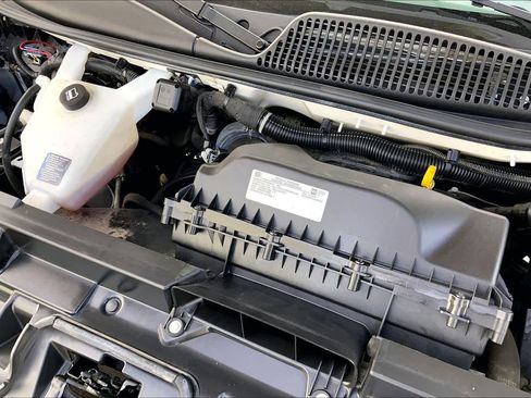 Used 2022 Chevrolet Express 2500 w/ Driver Convenience Package image 28