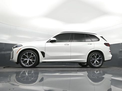 Certified 2026 BMW X5 xDrive40i w/ M Sport Package AWD/4WD image 39