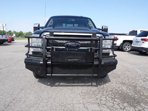 Used 2014 Ford F250 Lariat w/ Chrome Package image 2
