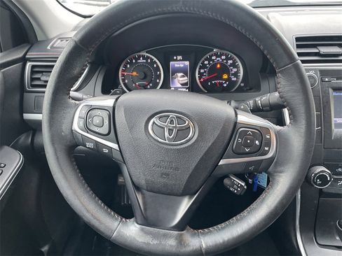 Used 2015 Toyota Camry SE image 16