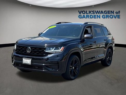 Used 2023 Volkswagen Atlas SEL R-Line AWD/4WD image 4