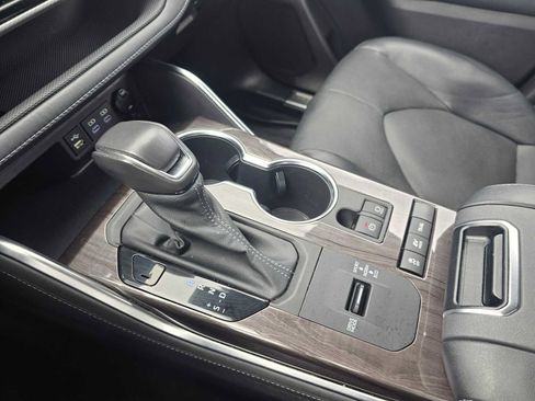 Used 2022 Toyota Highlander Platinum image 33