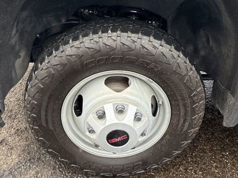 Used 2023 GMC Sierra 3500 Pro w/ Convenience Package image 17