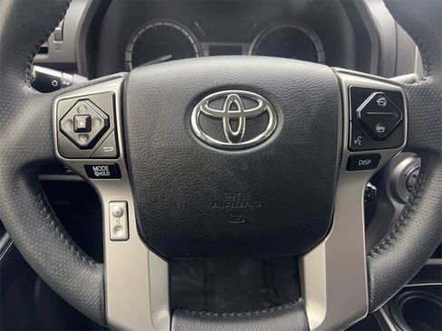Used 2018 Toyota 4Runner 2WD image 61